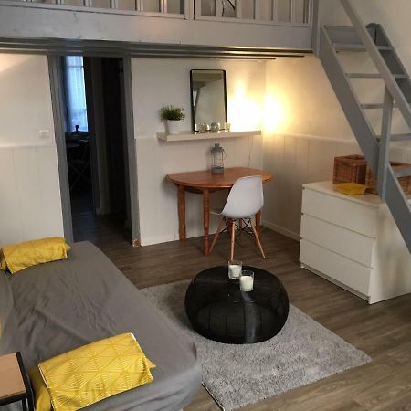 Studio Avec Mezzanine A 5 Min Des Arenes Et De La Gare Otel Nîmes Dış mekan fotoğraf
