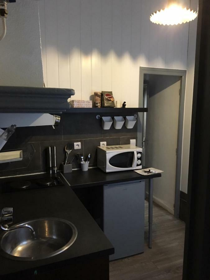 Studio Avec Mezzanine A 5 Min Des Arenes Et De La Gare Otel Nîmes Dış mekan fotoğraf
