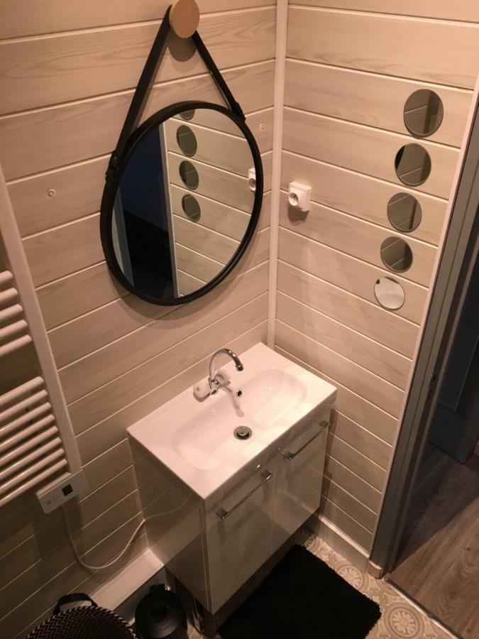 Studio Avec Mezzanine A 5 Min Des Arenes Et De La Gare Otel Nîmes Dış mekan fotoğraf